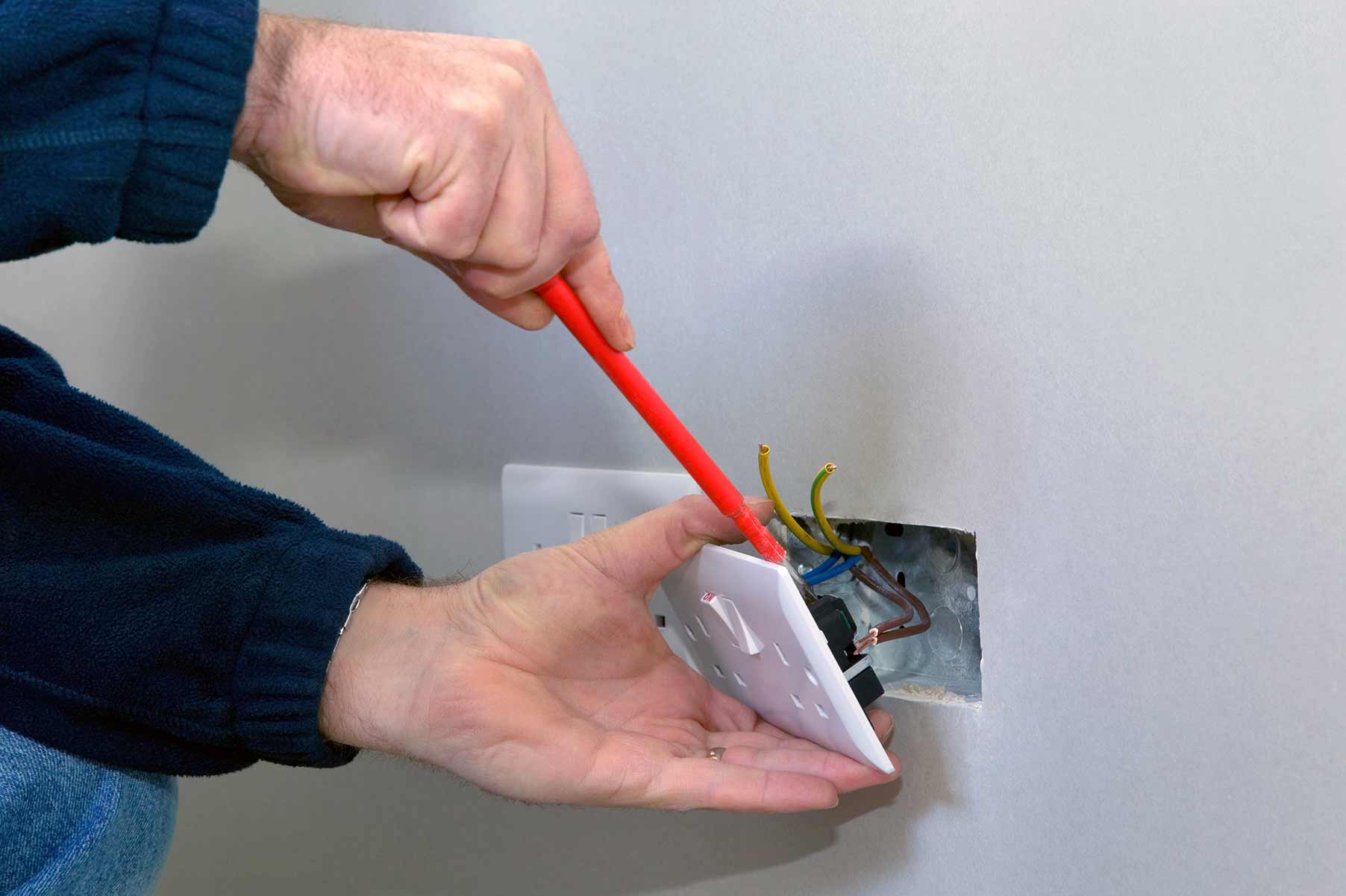 Our electricians can install plug sockets for domestic and commercial proeprties in Bethnal Green and the local area. 